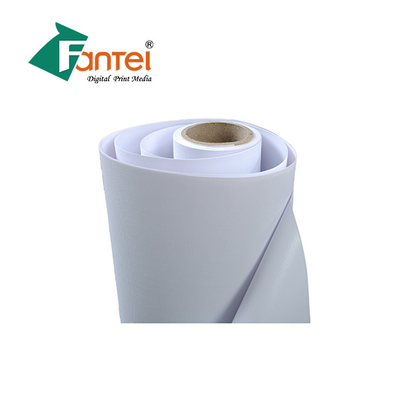 bannière Rouleaux Frontlit stratifié froid de PVC de 240gsm 7oz 200D*300D