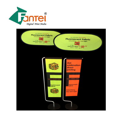 La sublimation de colorant tirent vers le haut les signes jaunes fluorescents de bannières d'affichage